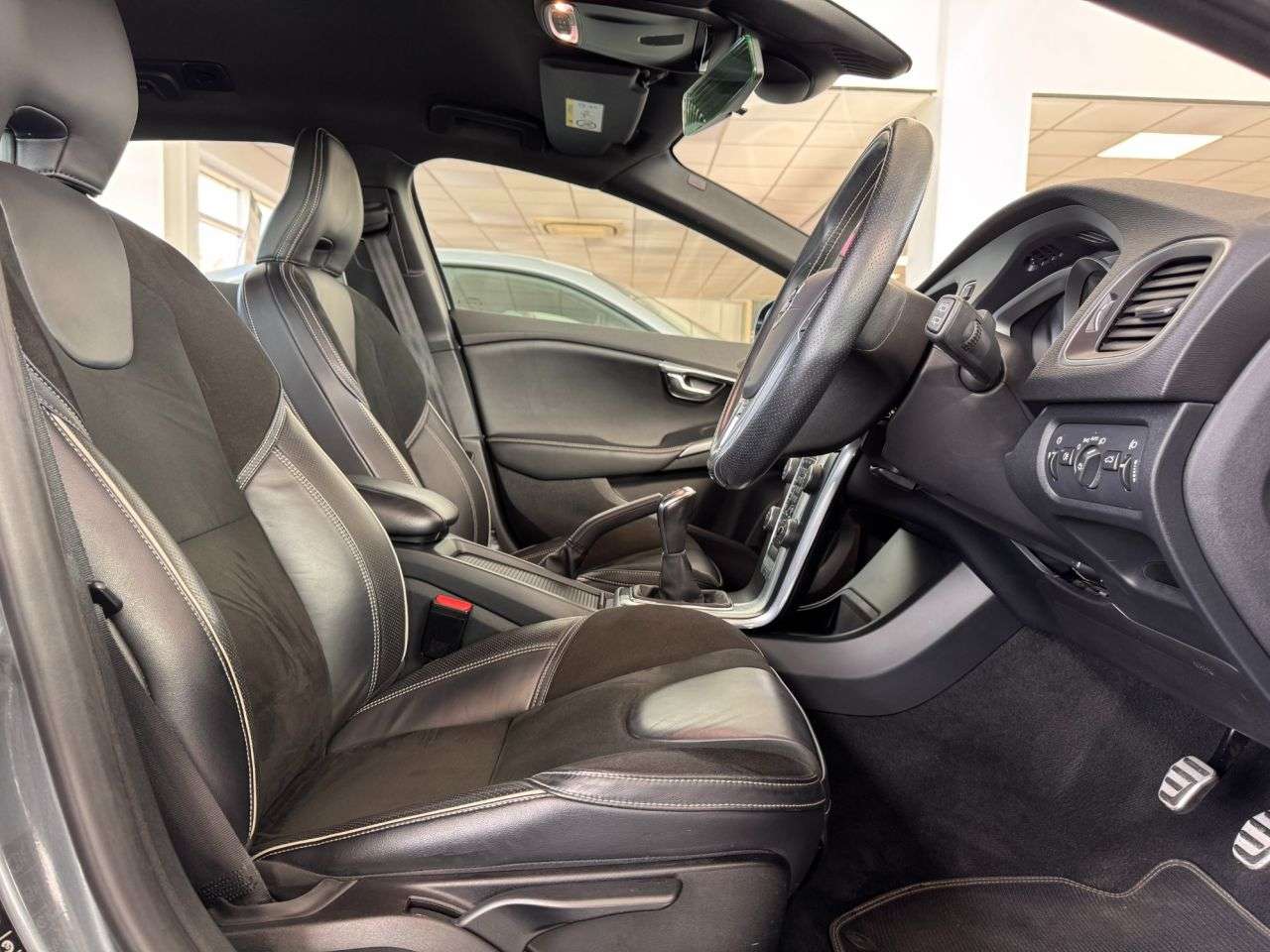 2014 VOLVO V40 2014 VOLVO V40