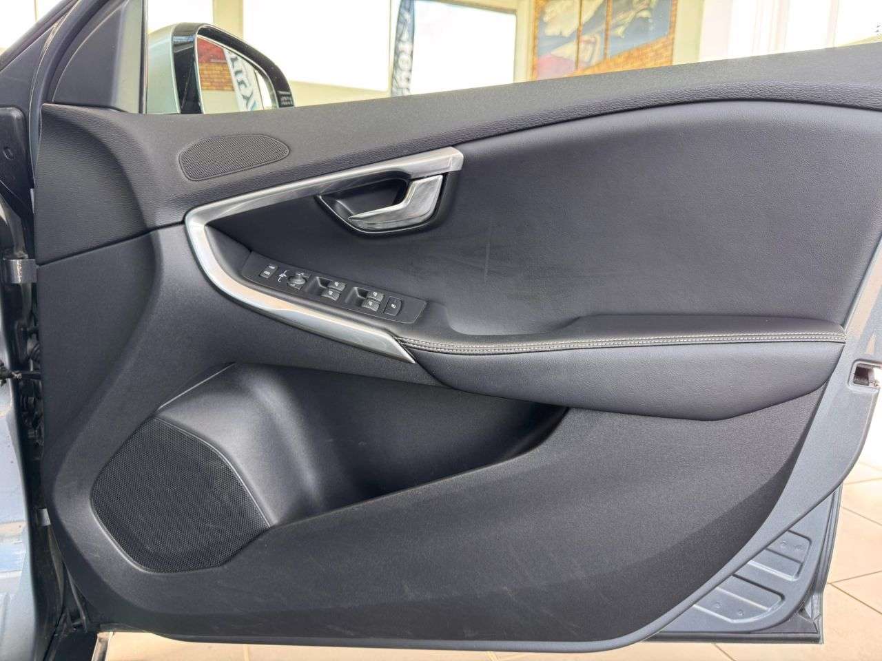 2014 VOLVO V40 2014 VOLVO V40