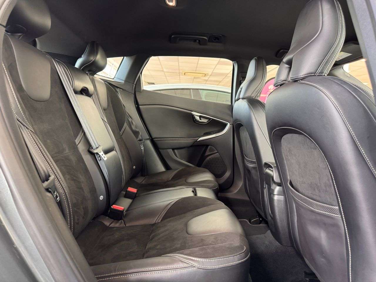 2014 VOLVO V40 2014 VOLVO V40