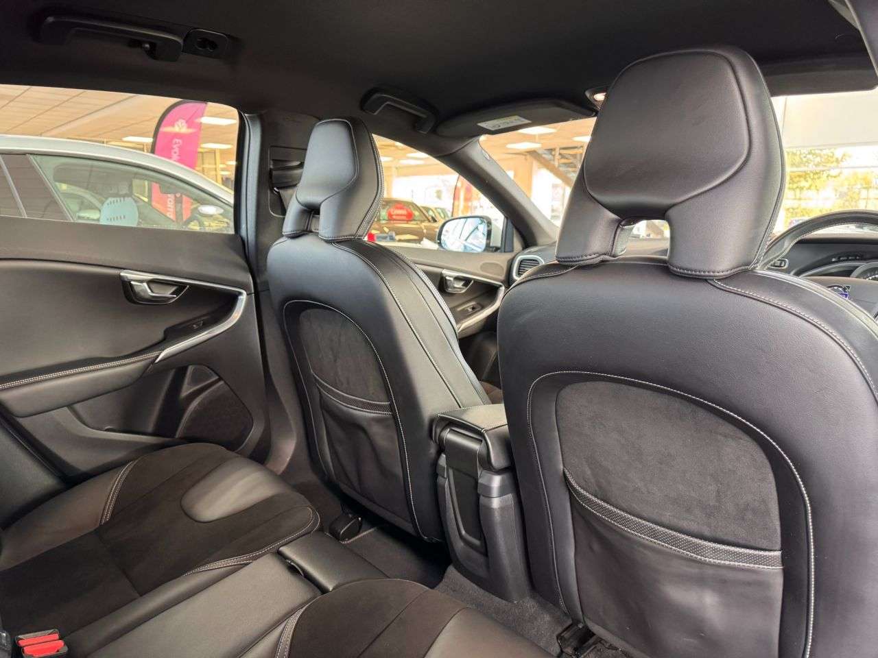 2014 VOLVO V40 2014 VOLVO V40