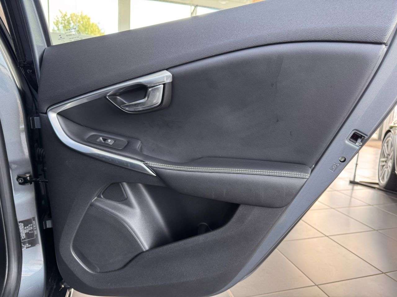 2014 VOLVO V40 2014 VOLVO V40