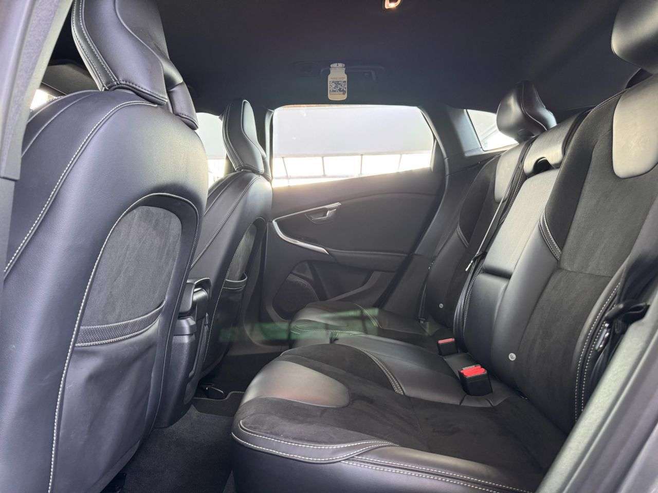 2014 VOLVO V40 2014 VOLVO V40