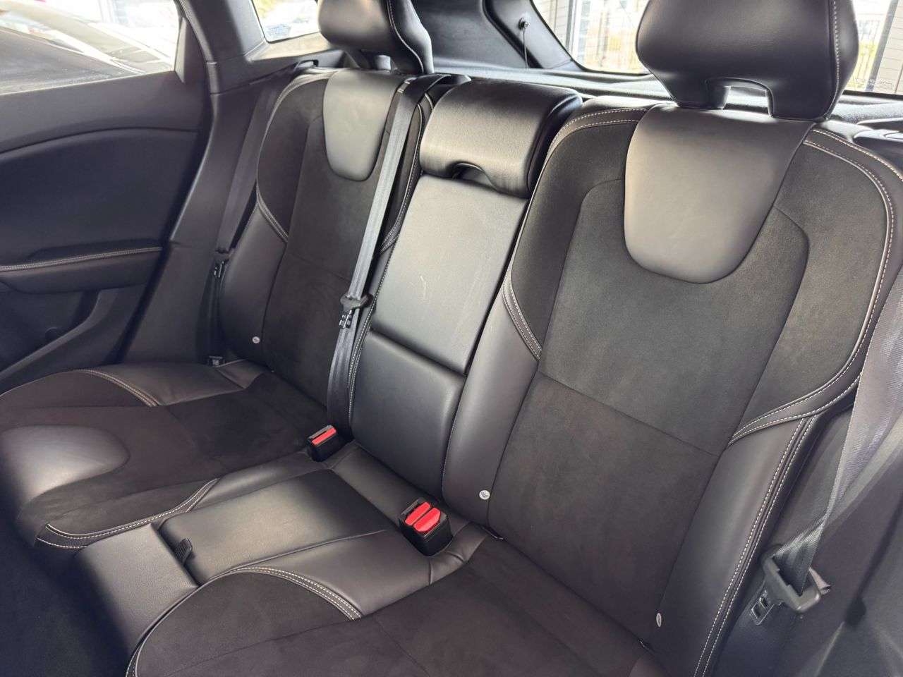 2014 VOLVO V40 2014 VOLVO V40