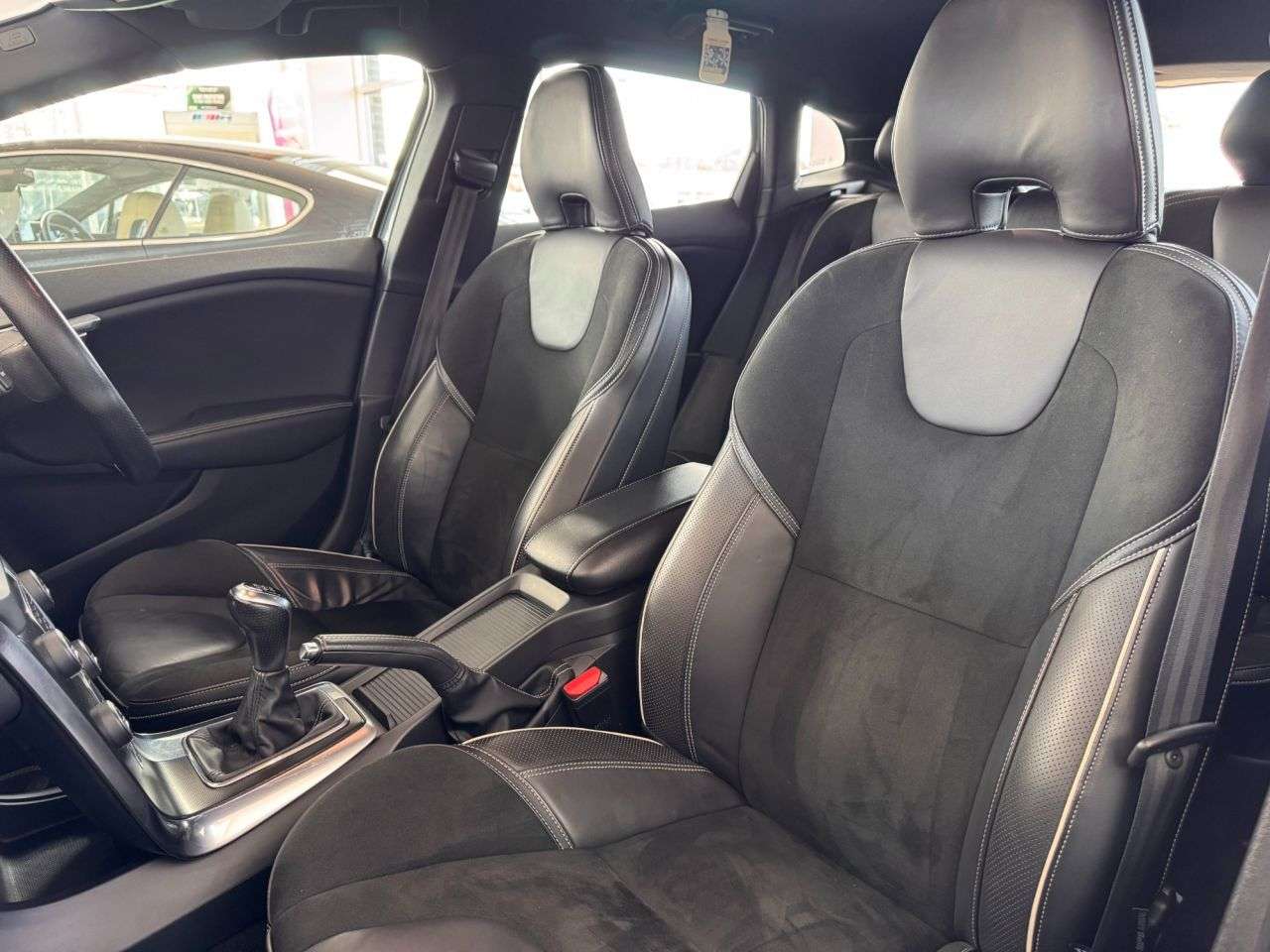 2014 VOLVO V40 2014 VOLVO V40