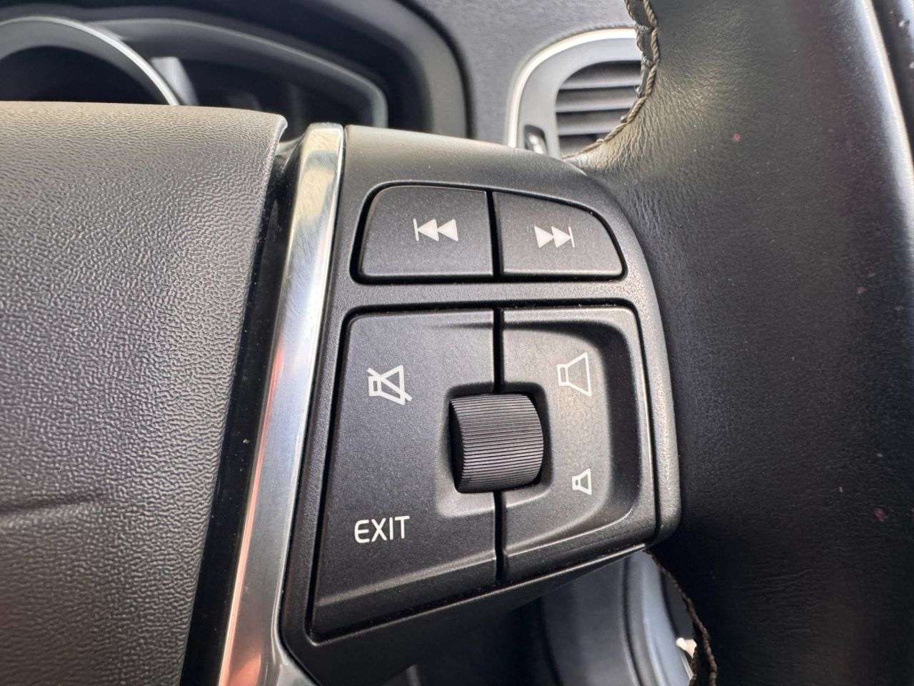 2014 VOLVO V40 2014 VOLVO V40