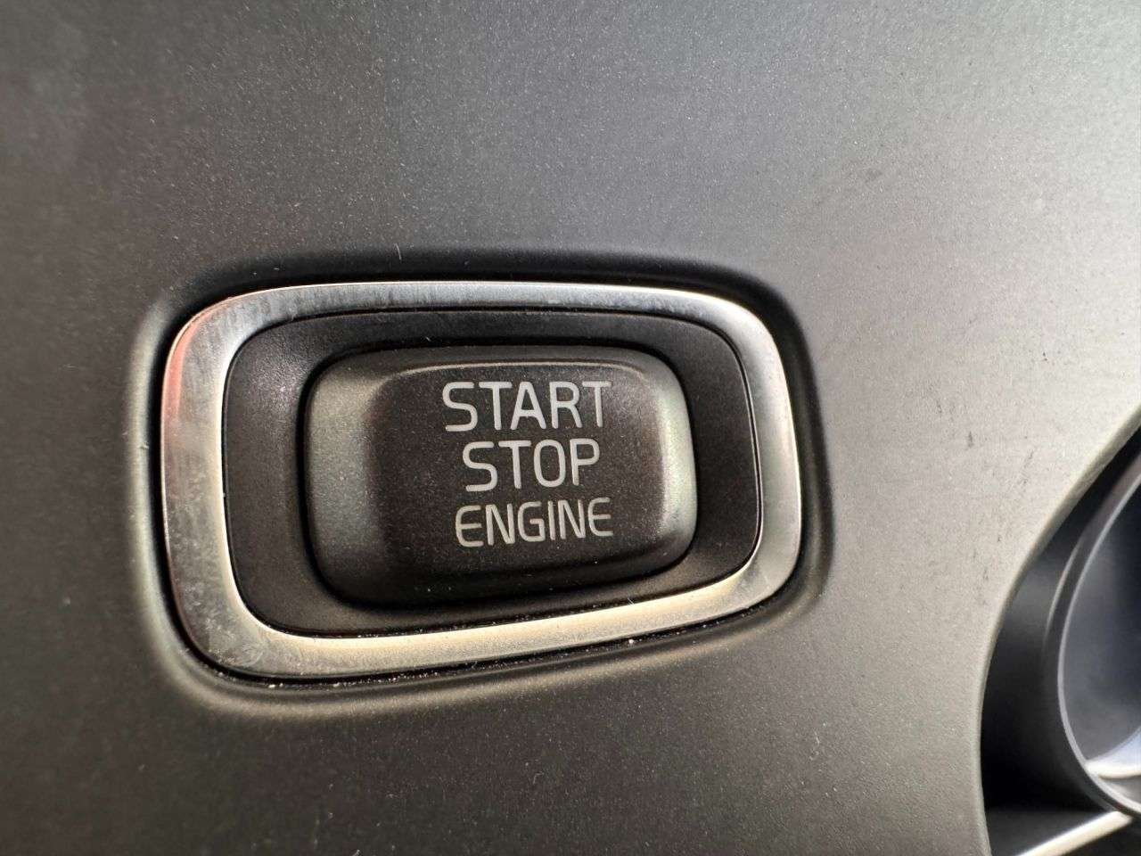 2014 VOLVO V40 2014 VOLVO V40