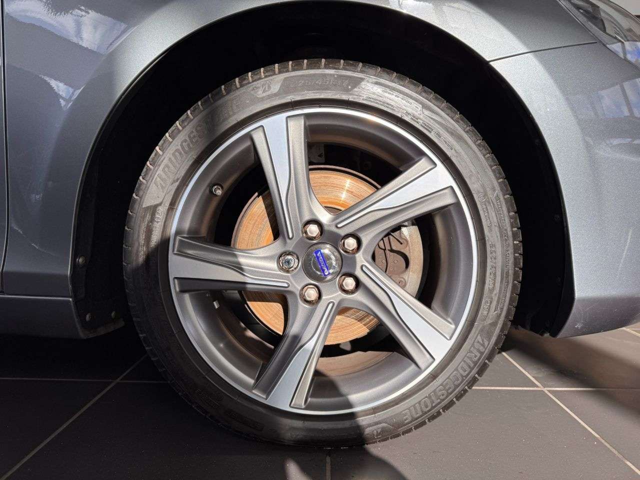 2014 VOLVO V40 2014 VOLVO V40