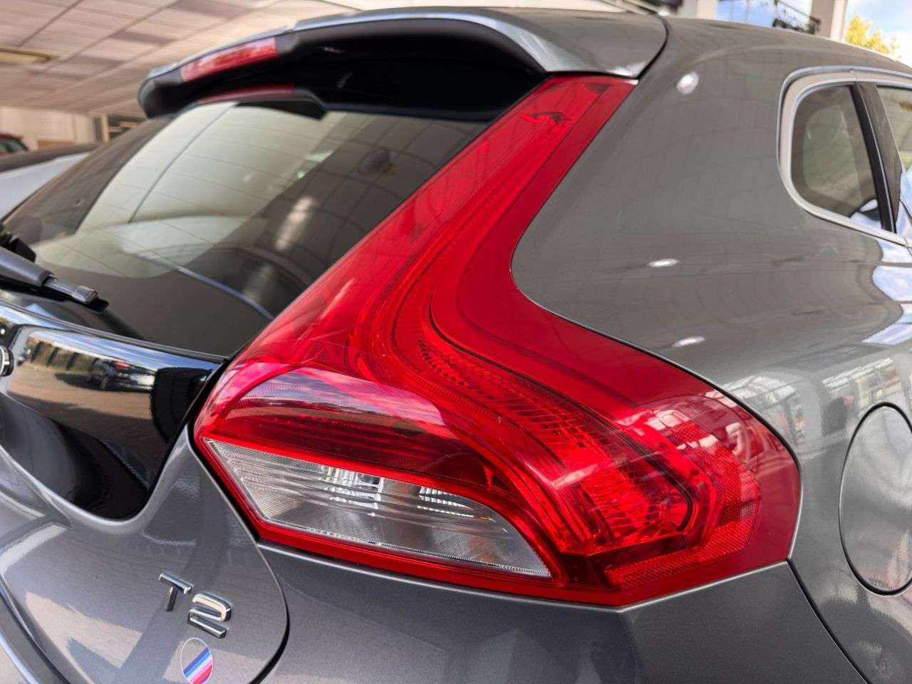 2014 VOLVO V40 2014 VOLVO V40