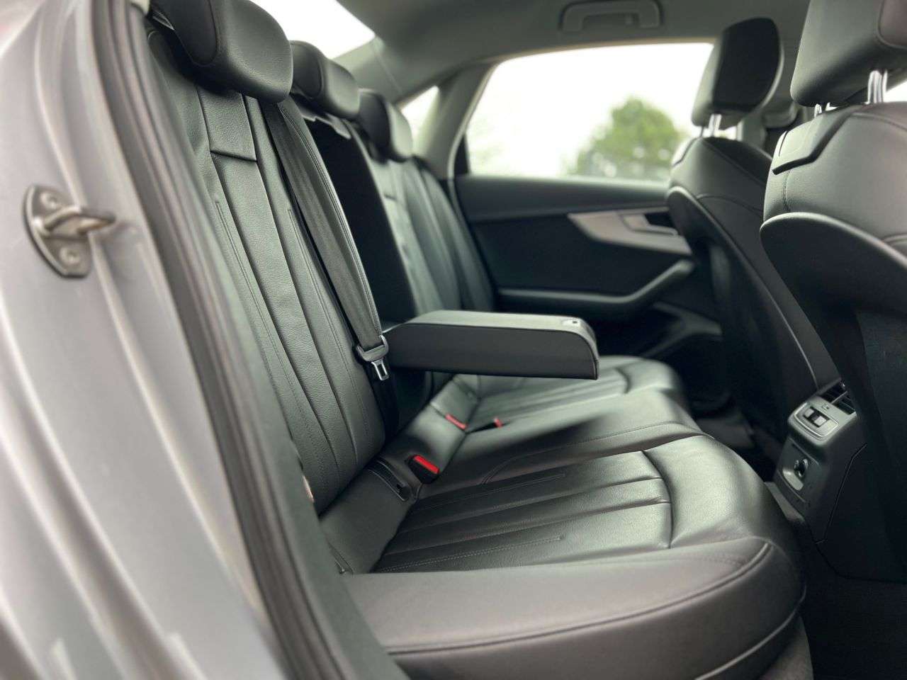 2018 AUDI A4 2018 AUDI A4