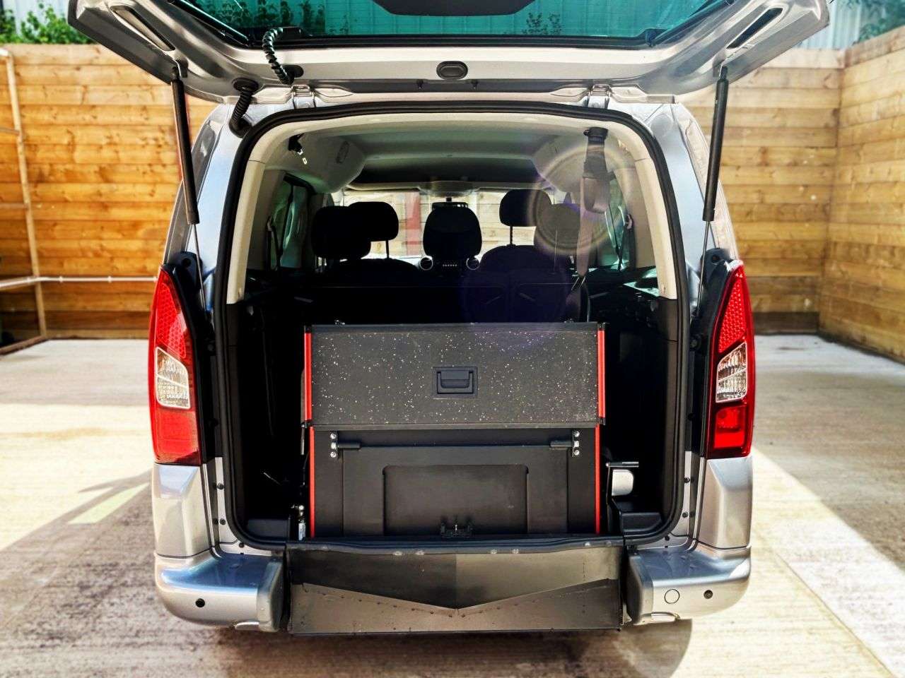 2018 PEUGEOT PARTNER TEPEE 2018 PEUGEOT PARTNER TEPEE