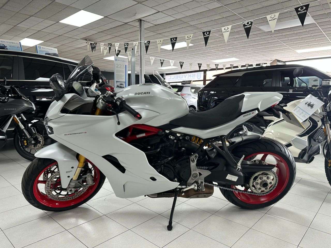 2019 DUCATI SUPERSPORT S 2019 DUCATI SUPERSPORT S