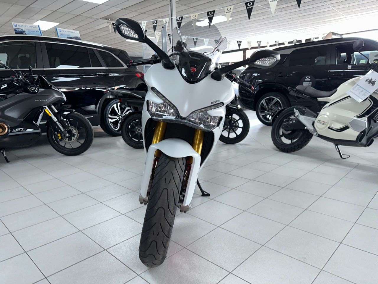 2019 DUCATI SUPERSPORT S 2019 DUCATI SUPERSPORT S