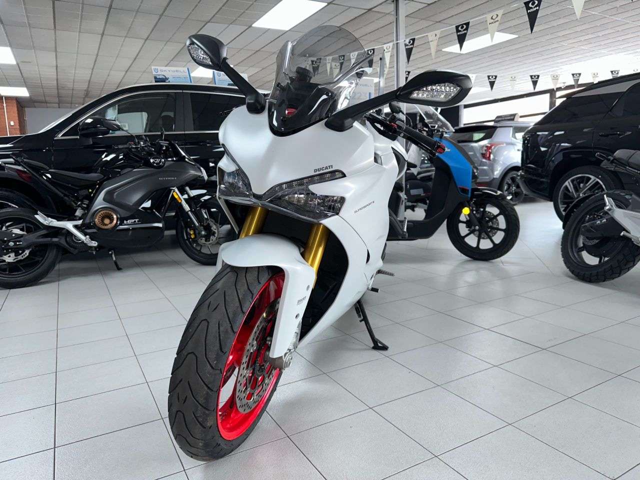 2019 DUCATI SUPERSPORT S 2019 DUCATI SUPERSPORT S