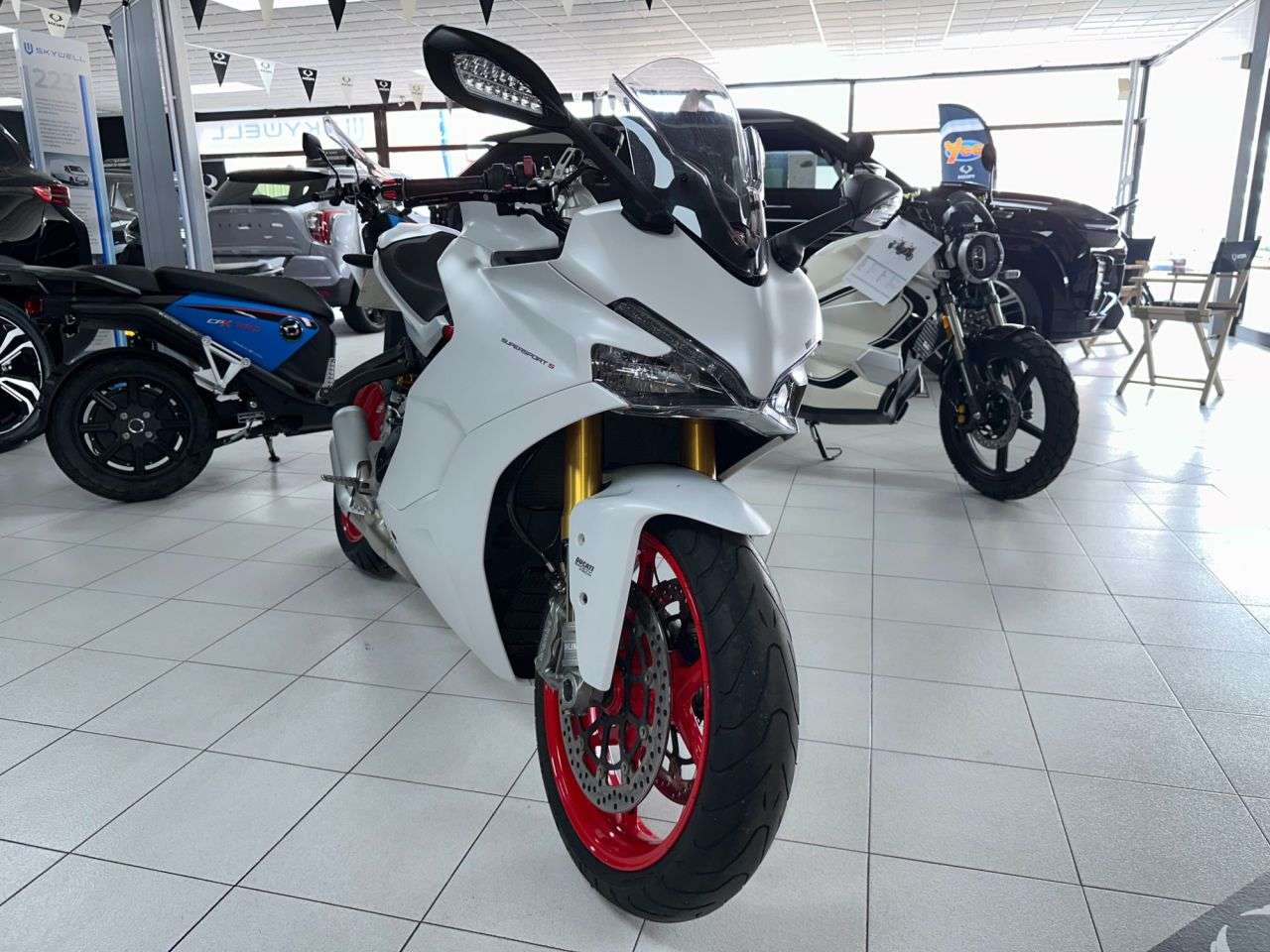 2019 DUCATI SUPERSPORT S 2019 DUCATI SUPERSPORT S