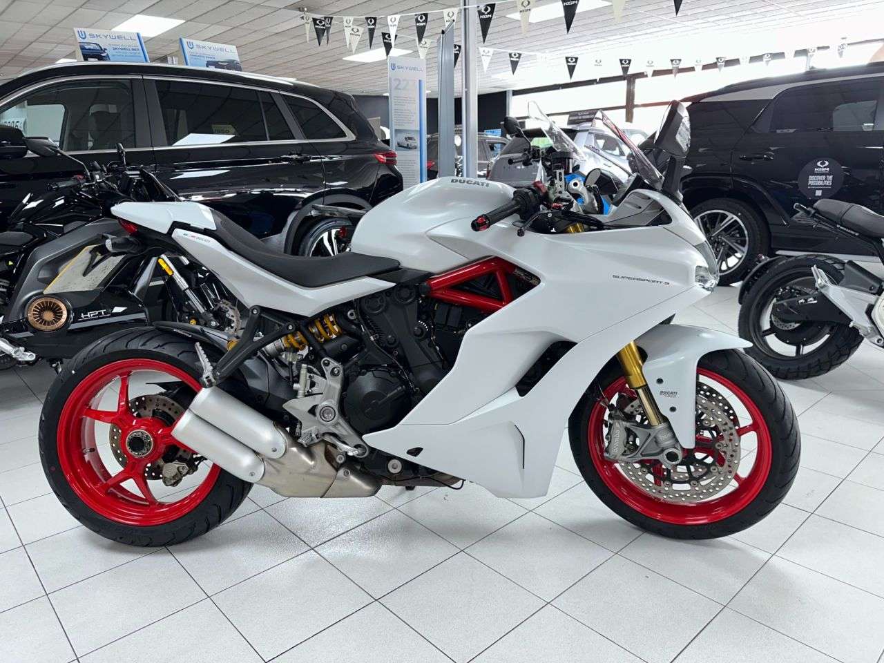 2019 DUCATI SUPERSPORT S 2019 DUCATI SUPERSPORT S