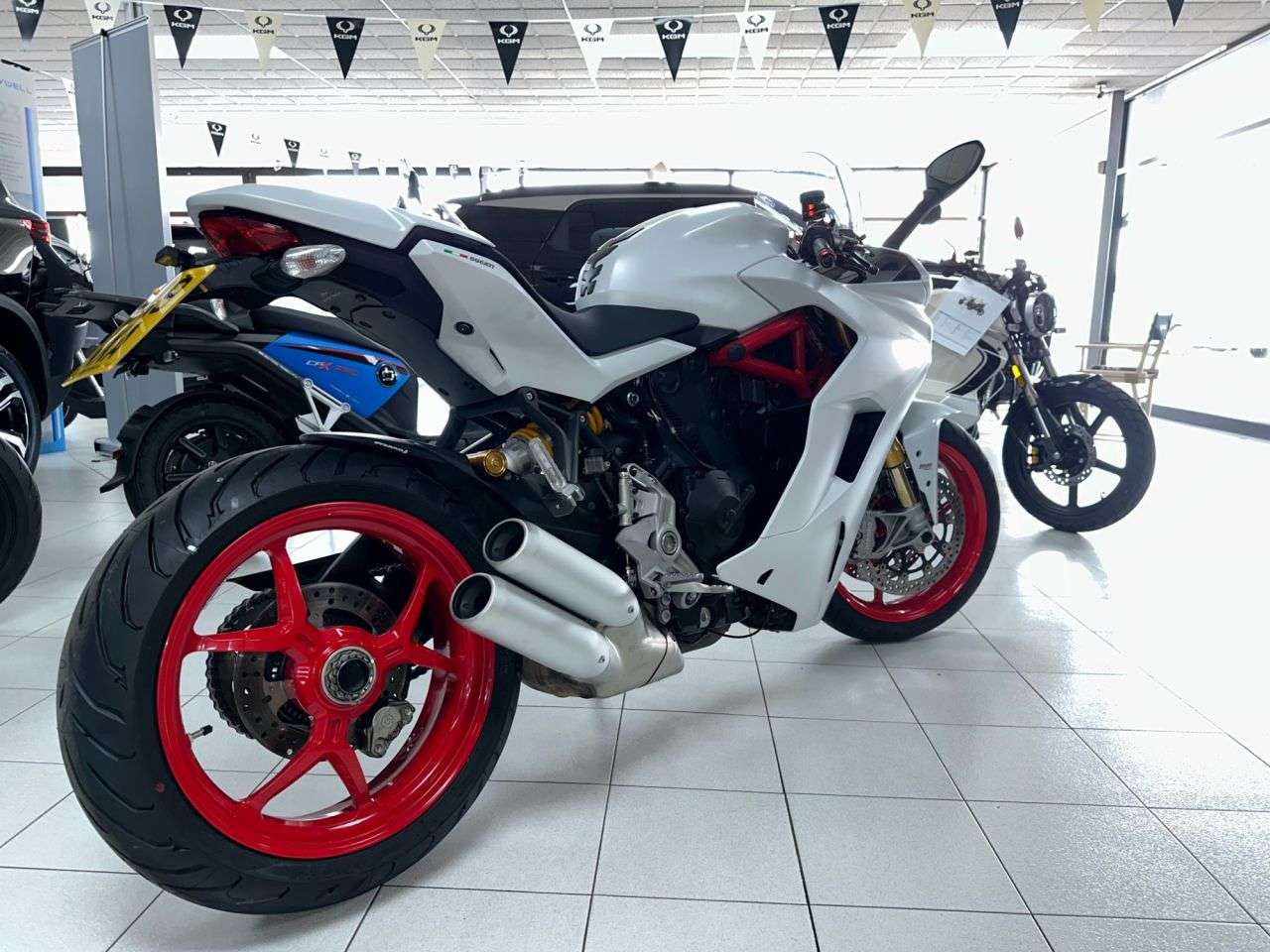 2019 DUCATI SUPERSPORT S 2019 DUCATI SUPERSPORT S