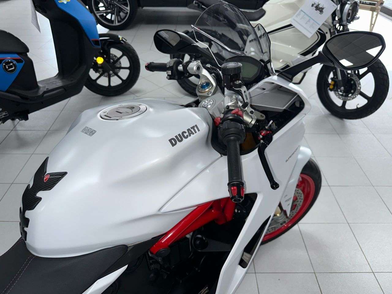 2019 DUCATI SUPERSPORT S 2019 DUCATI SUPERSPORT S