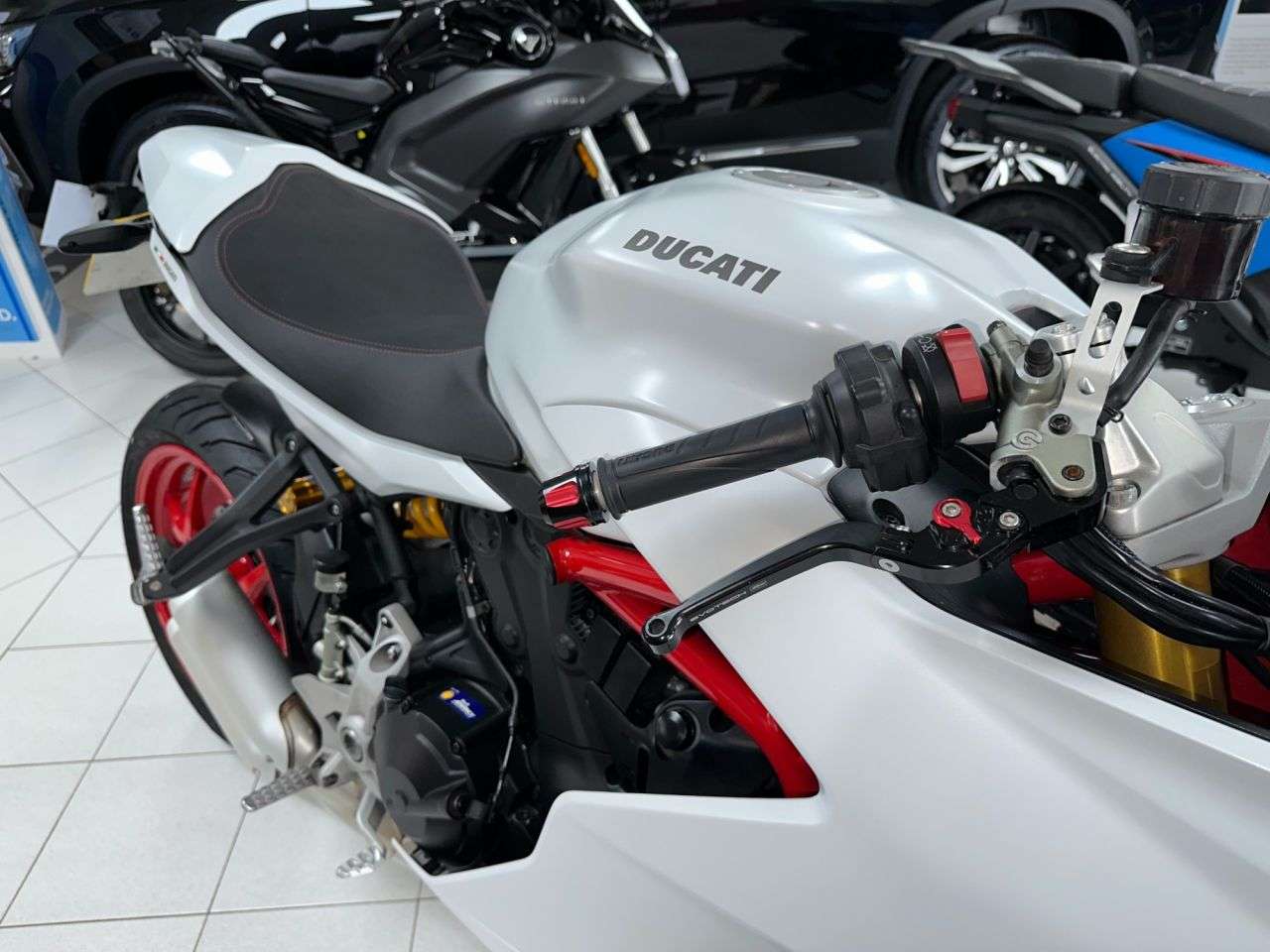 2019 DUCATI SUPERSPORT S 2019 DUCATI SUPERSPORT S