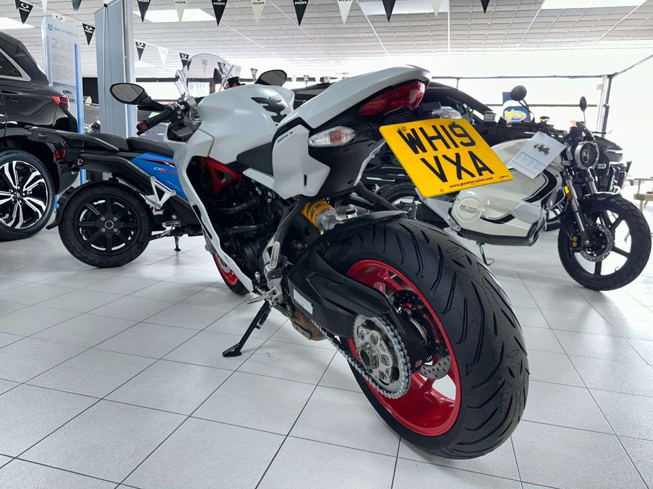 2019 DUCATI SUPERSPORT S 2019 DUCATI SUPERSPORT S