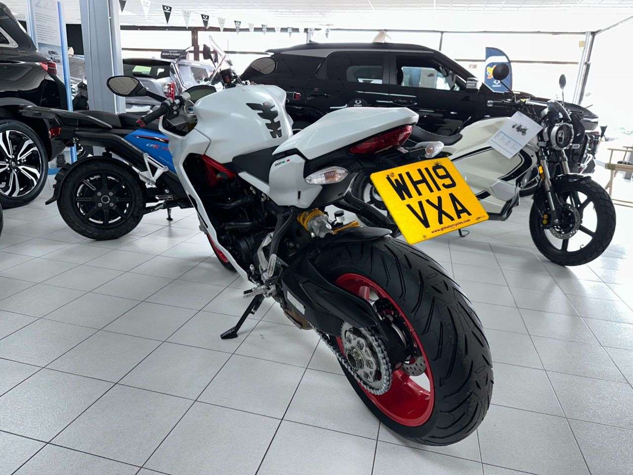 2019 DUCATI SUPERSPORT S 2019 DUCATI SUPERSPORT S