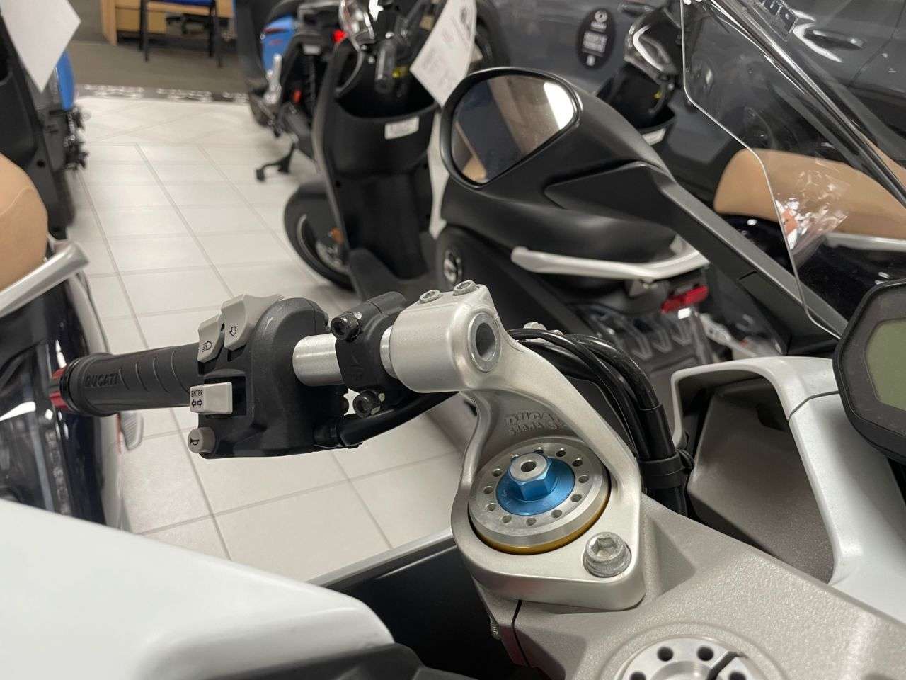 2019 DUCATI SUPERSPORT S 2019 DUCATI SUPERSPORT S