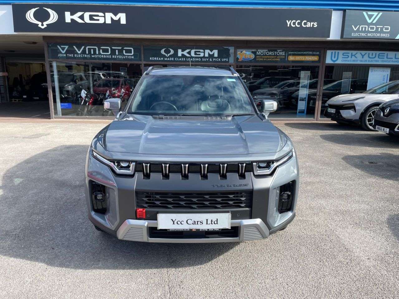 2024 KGM TORRES 2024 KGM TORRES