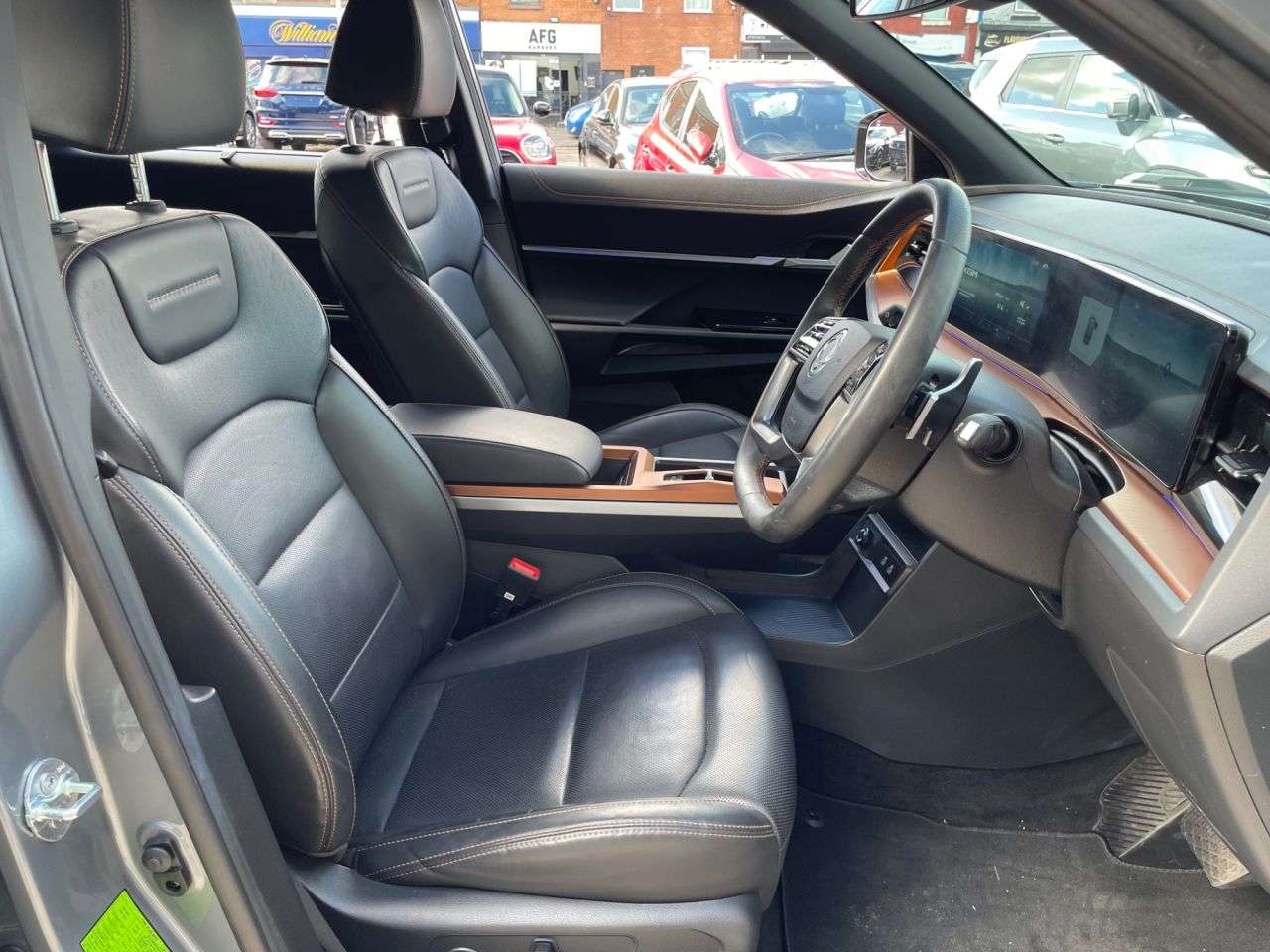 2024 KGM TORRES 2024 KGM TORRES