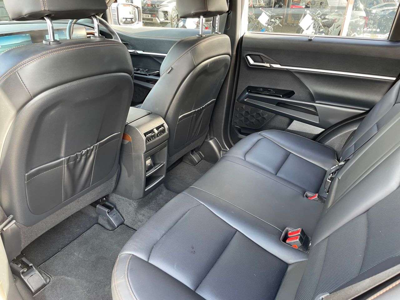 2024 KGM TORRES 2024 KGM TORRES