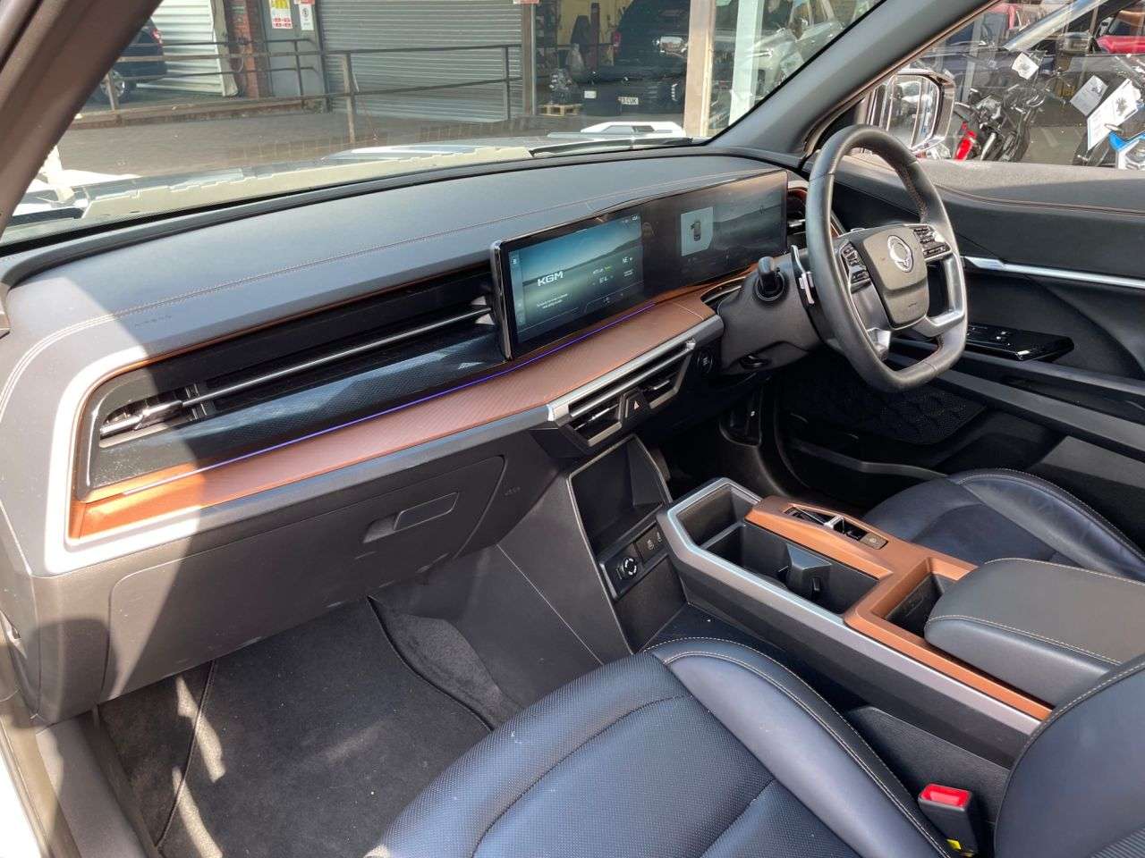 2024 KGM TORRES 2024 KGM TORRES