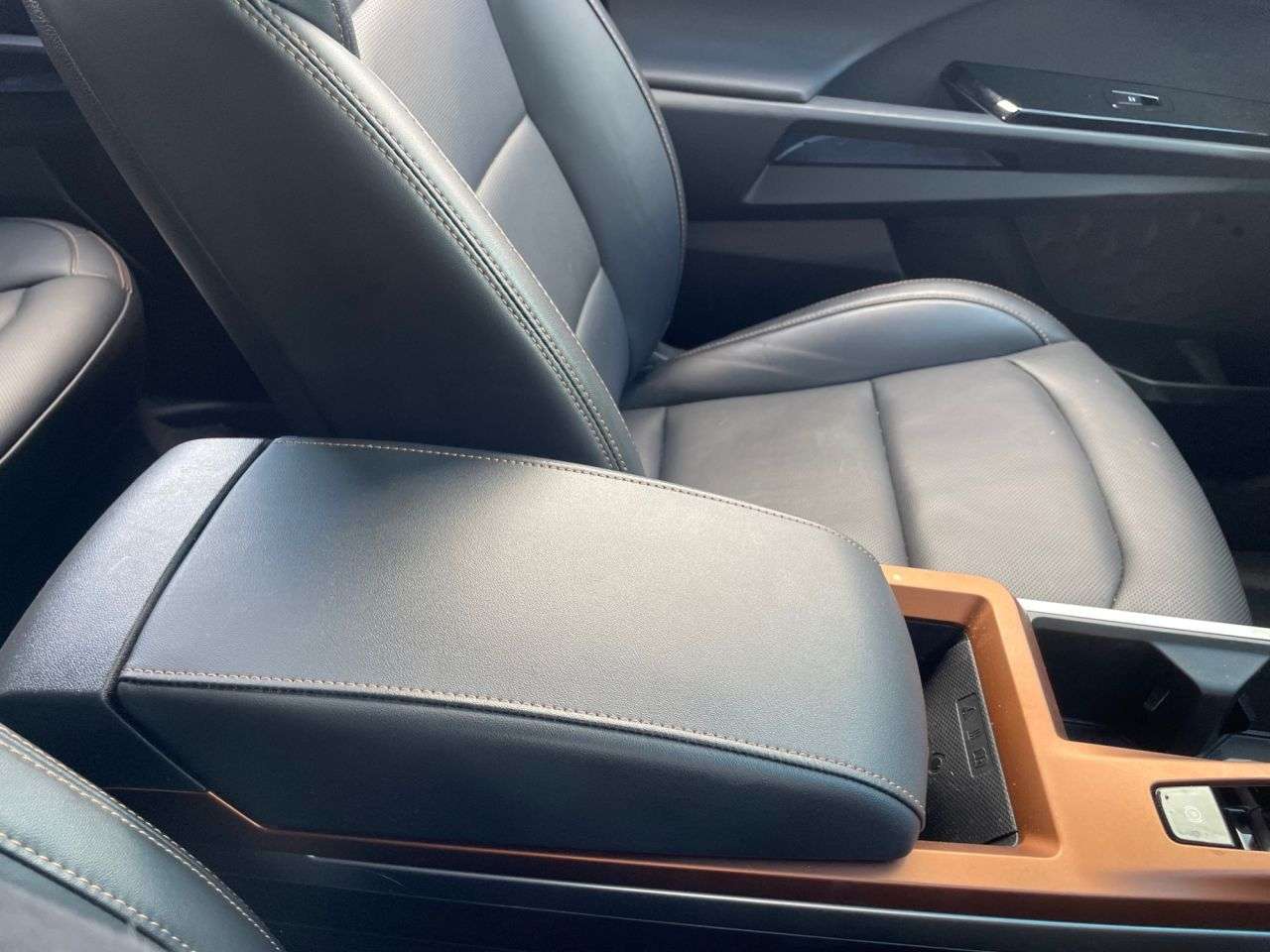 2024 KGM TORRES 2024 KGM TORRES