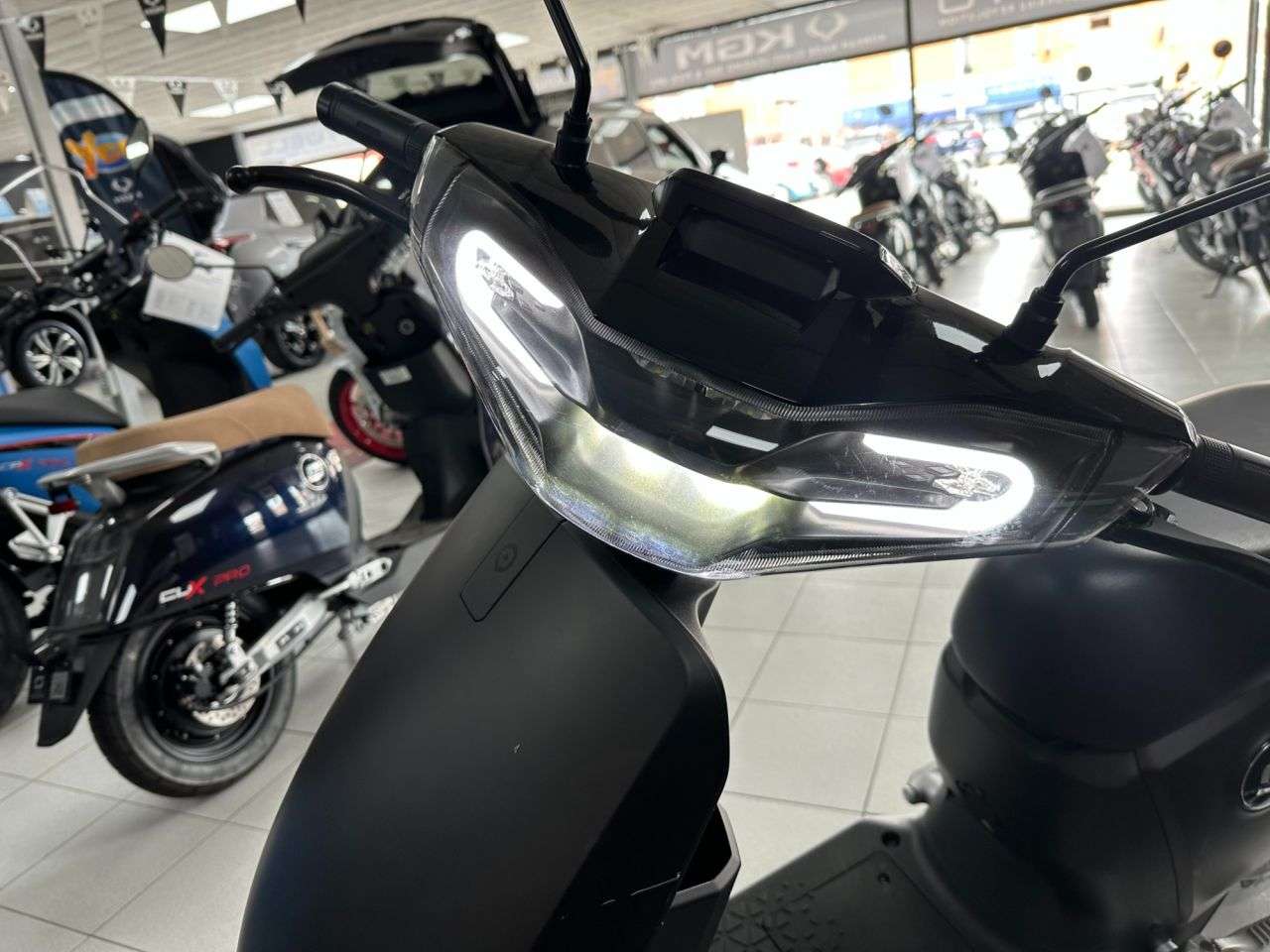 2025 VMOTO CUX 2025 VMOTO CUX