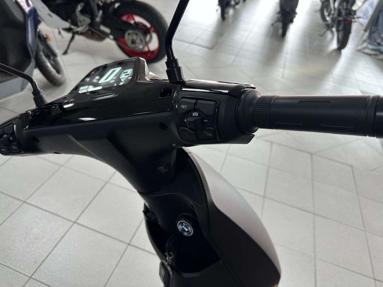 2025 VMOTO CUX 2025 VMOTO CUX