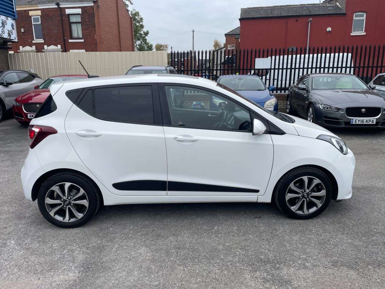 2017 HYUNDAI I10 2017 HYUNDAI I10