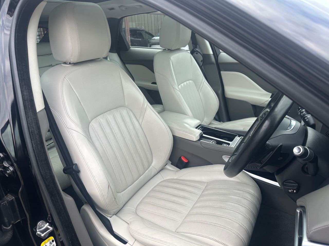 2018 JAGUAR F-PACE 2018 JAGUAR F-PACE