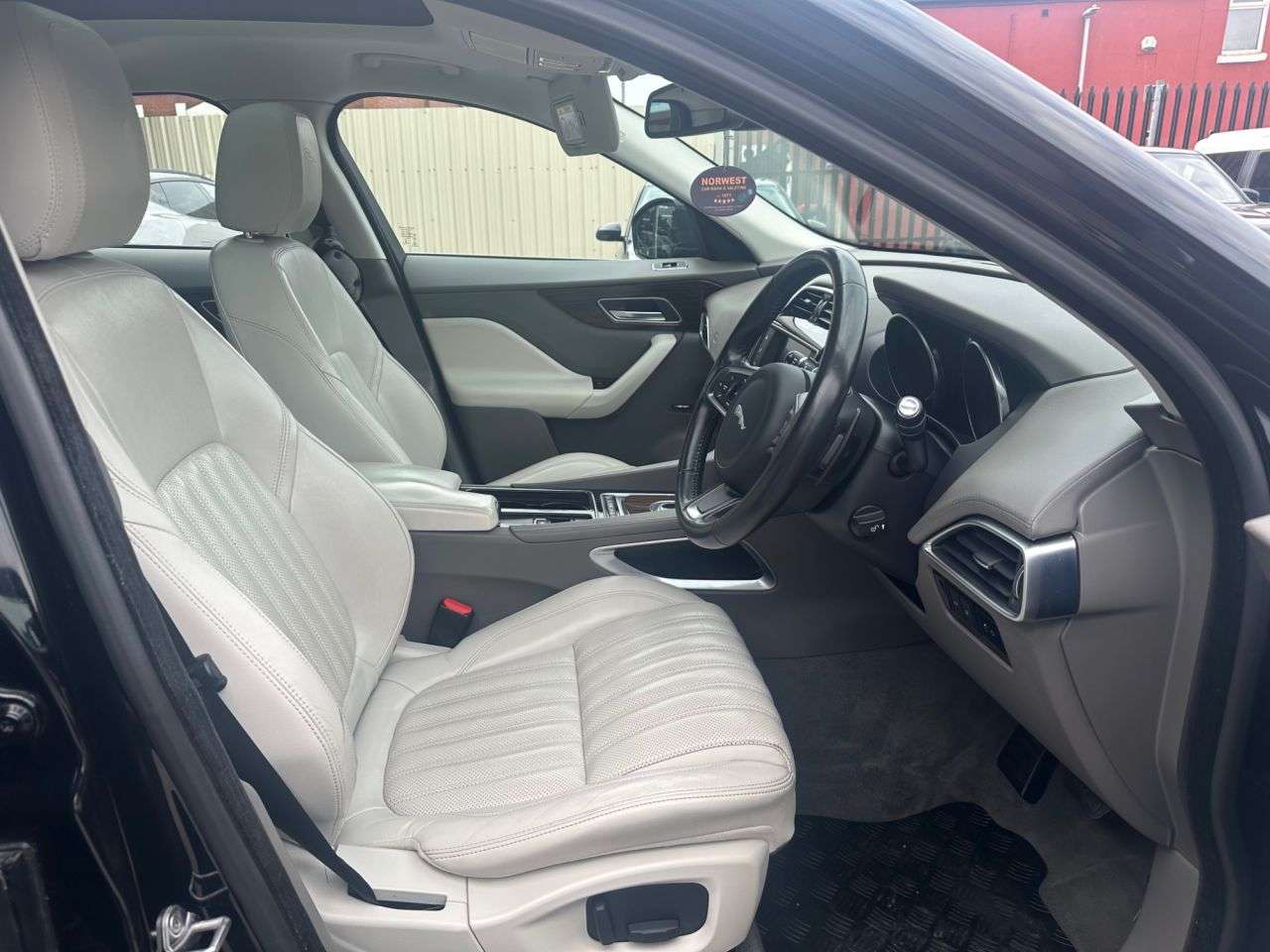 2018 JAGUAR F-PACE 2018 JAGUAR F-PACE