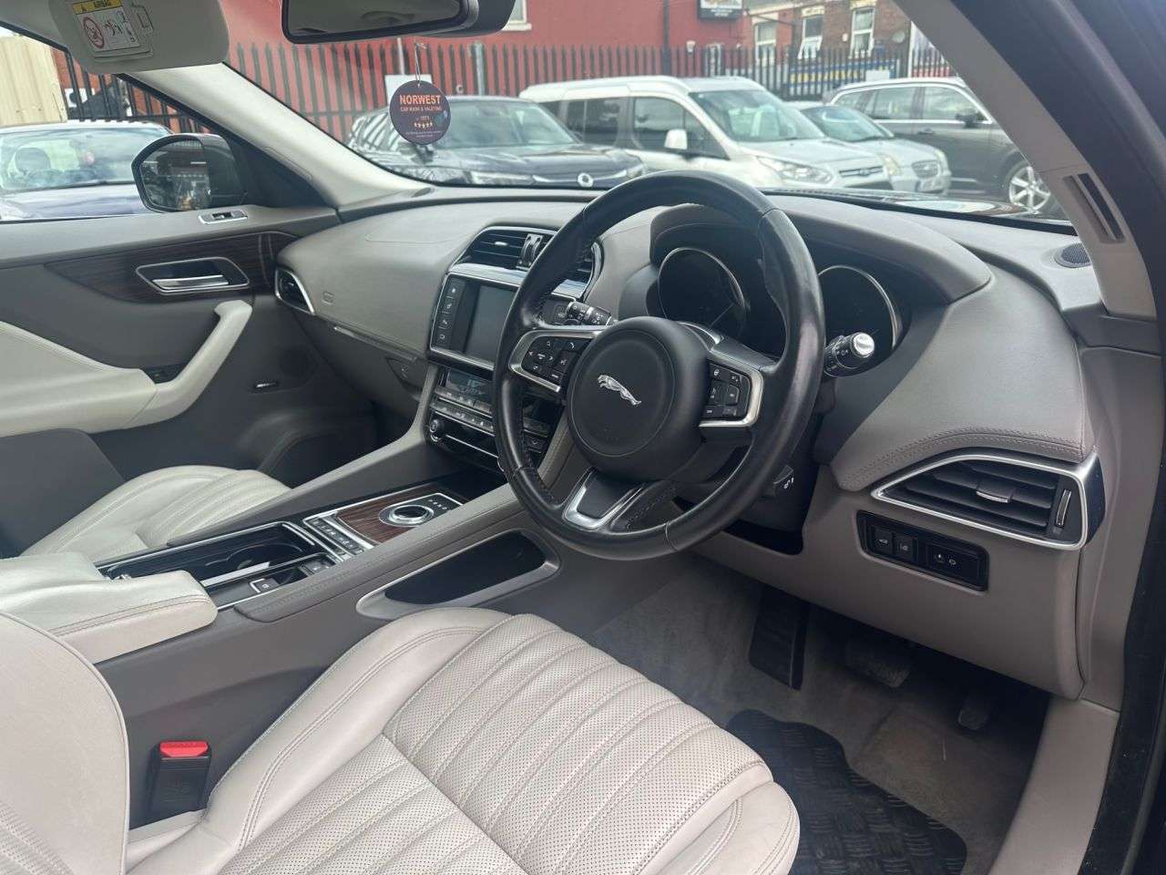 2018 JAGUAR F-PACE 2018 JAGUAR F-PACE