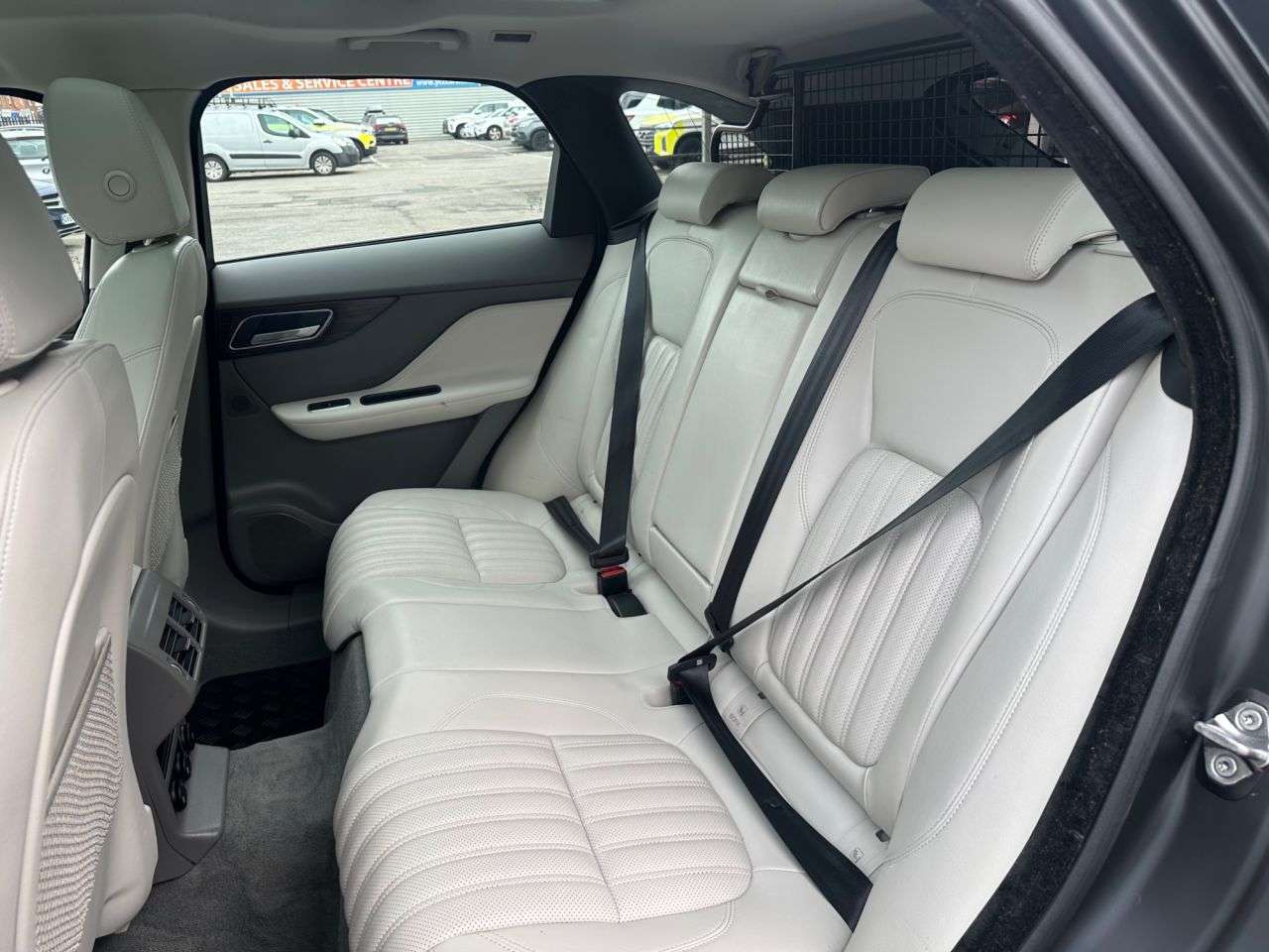 2018 JAGUAR F-PACE 2018 JAGUAR F-PACE