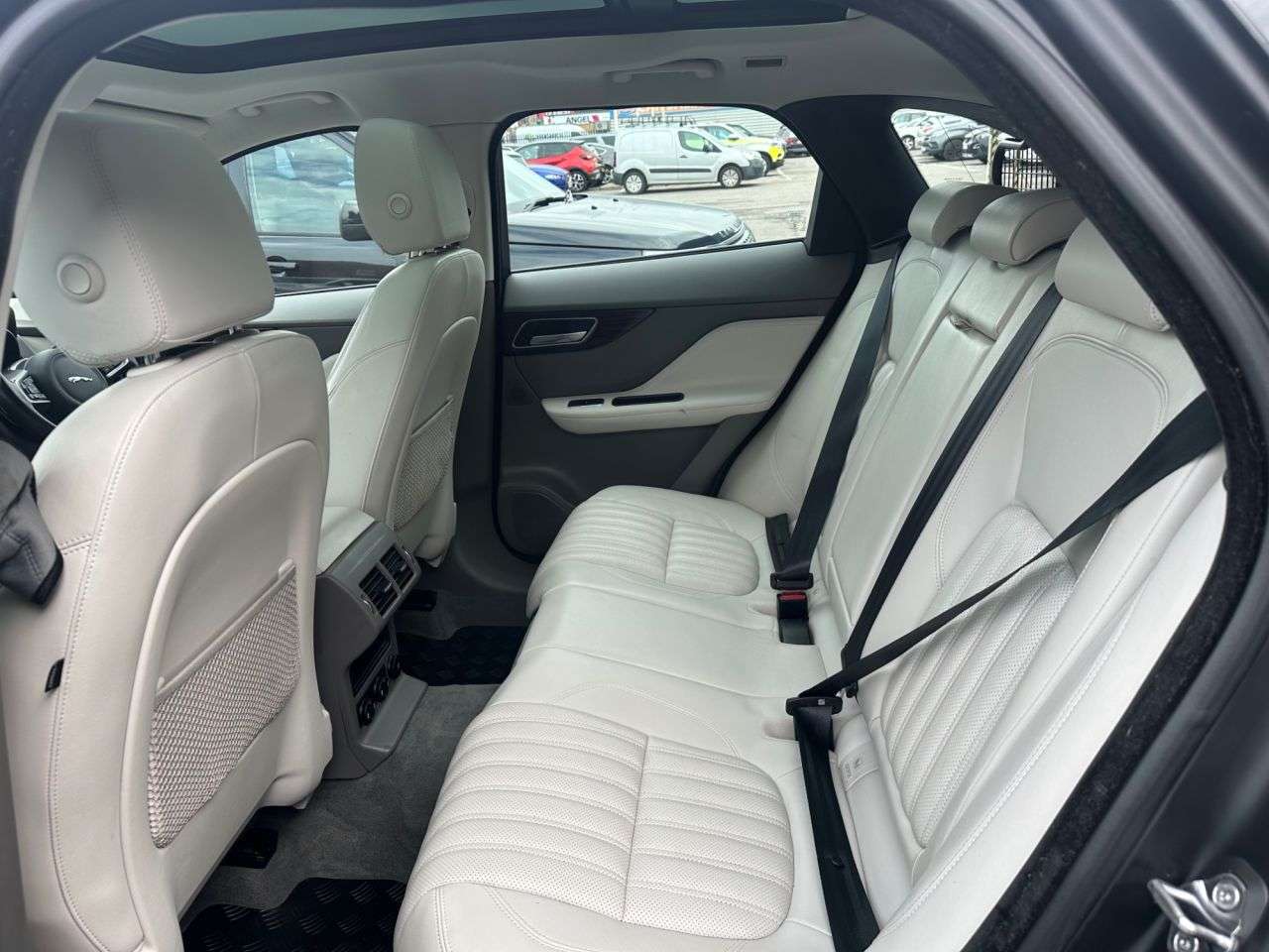 2018 JAGUAR F-PACE 2018 JAGUAR F-PACE