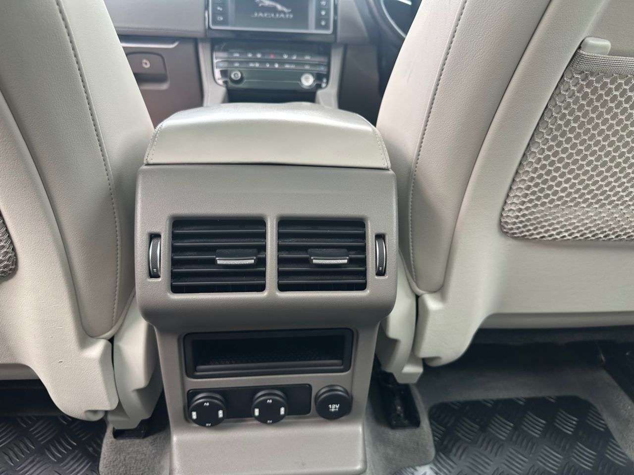 2018 JAGUAR F-PACE 2018 JAGUAR F-PACE