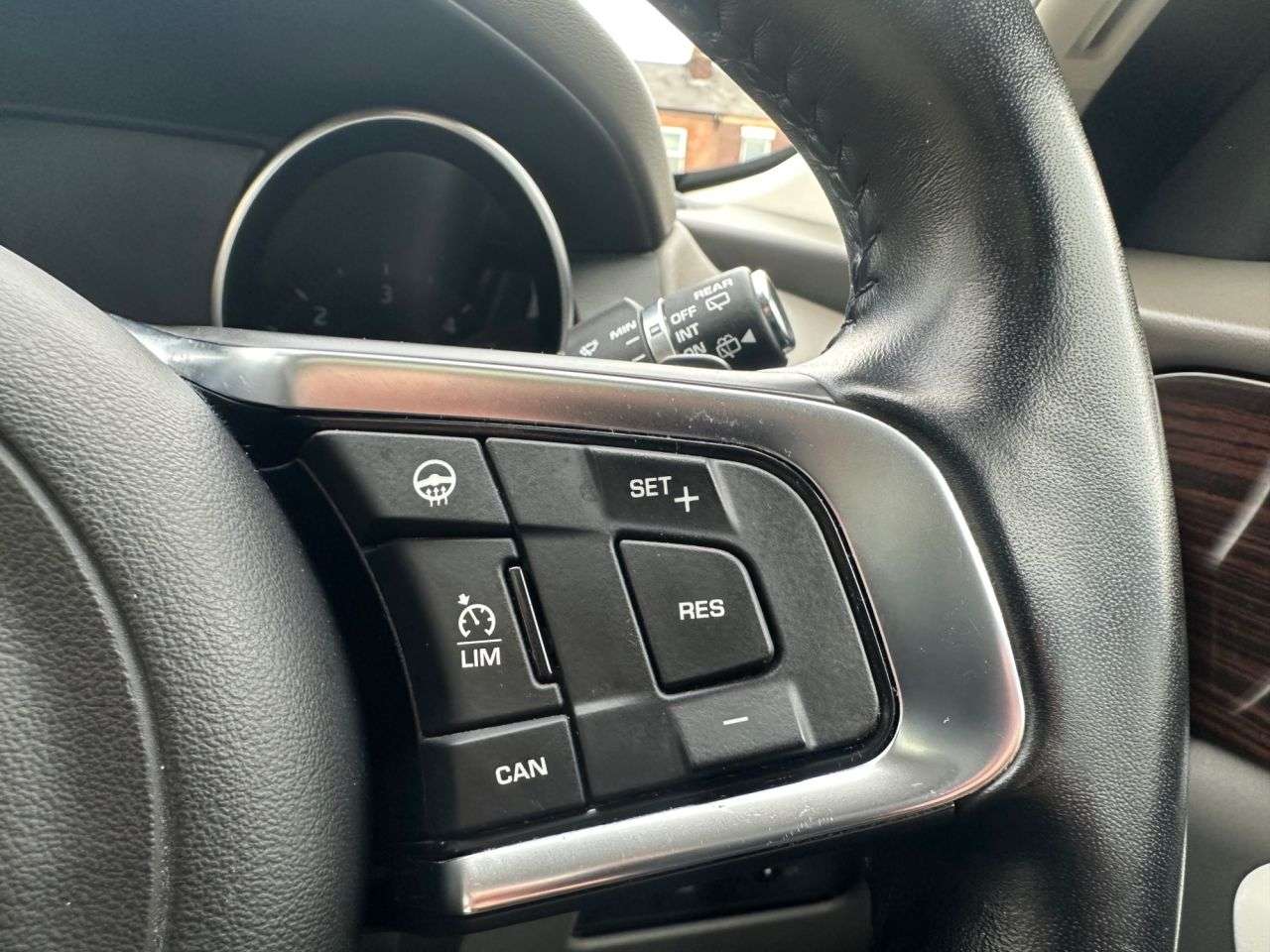 2018 JAGUAR F-PACE 2018 JAGUAR F-PACE