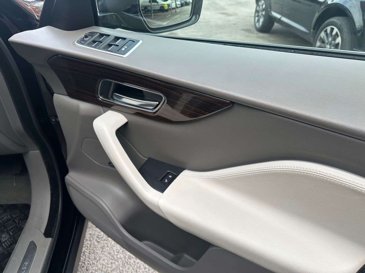 2018 JAGUAR F-PACE 2018 JAGUAR F-PACE