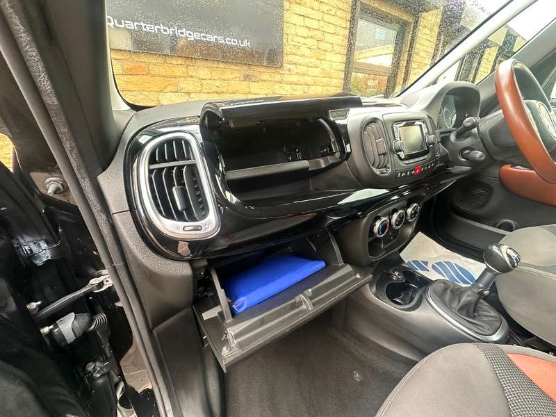 2014 FIAT 500L 2014 FIAT 500L