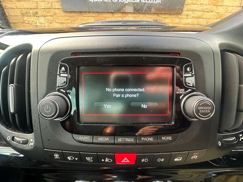 2014 FIAT 500L 2014 FIAT 500L