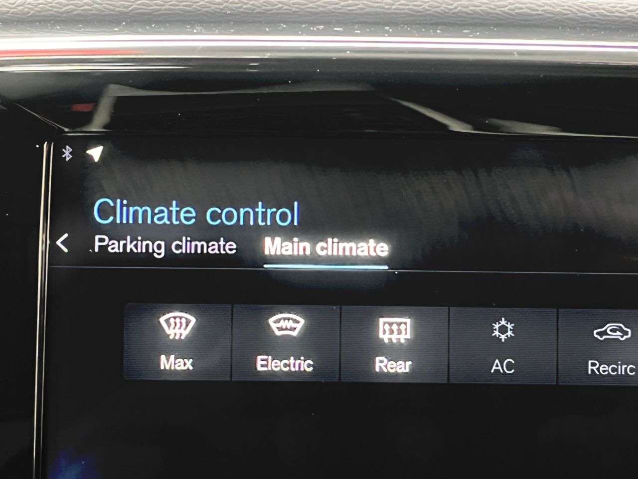 2020 VOLVO XC40 2020 VOLVO XC40