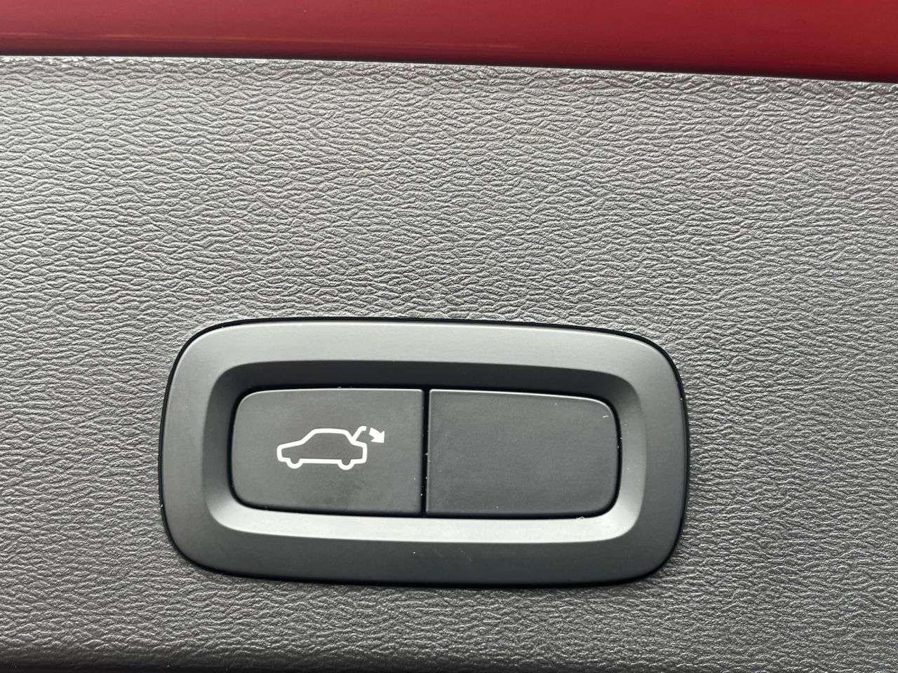 2020 VOLVO XC40 2020 VOLVO XC40