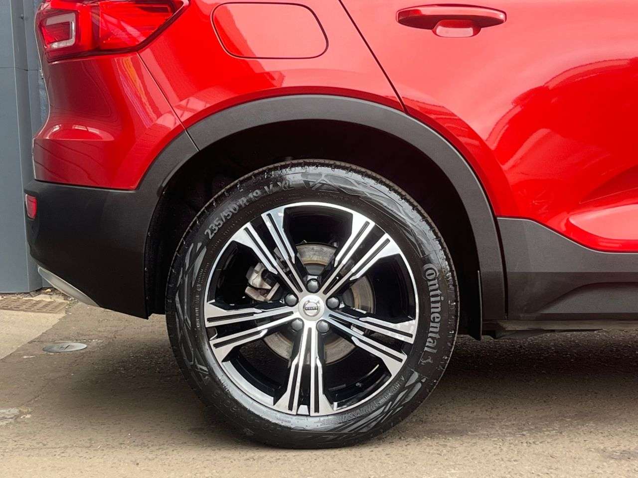 2020 VOLVO XC40 2020 VOLVO XC40