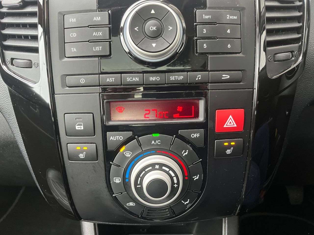 2014 KIA VENGA 2014 KIA VENGA