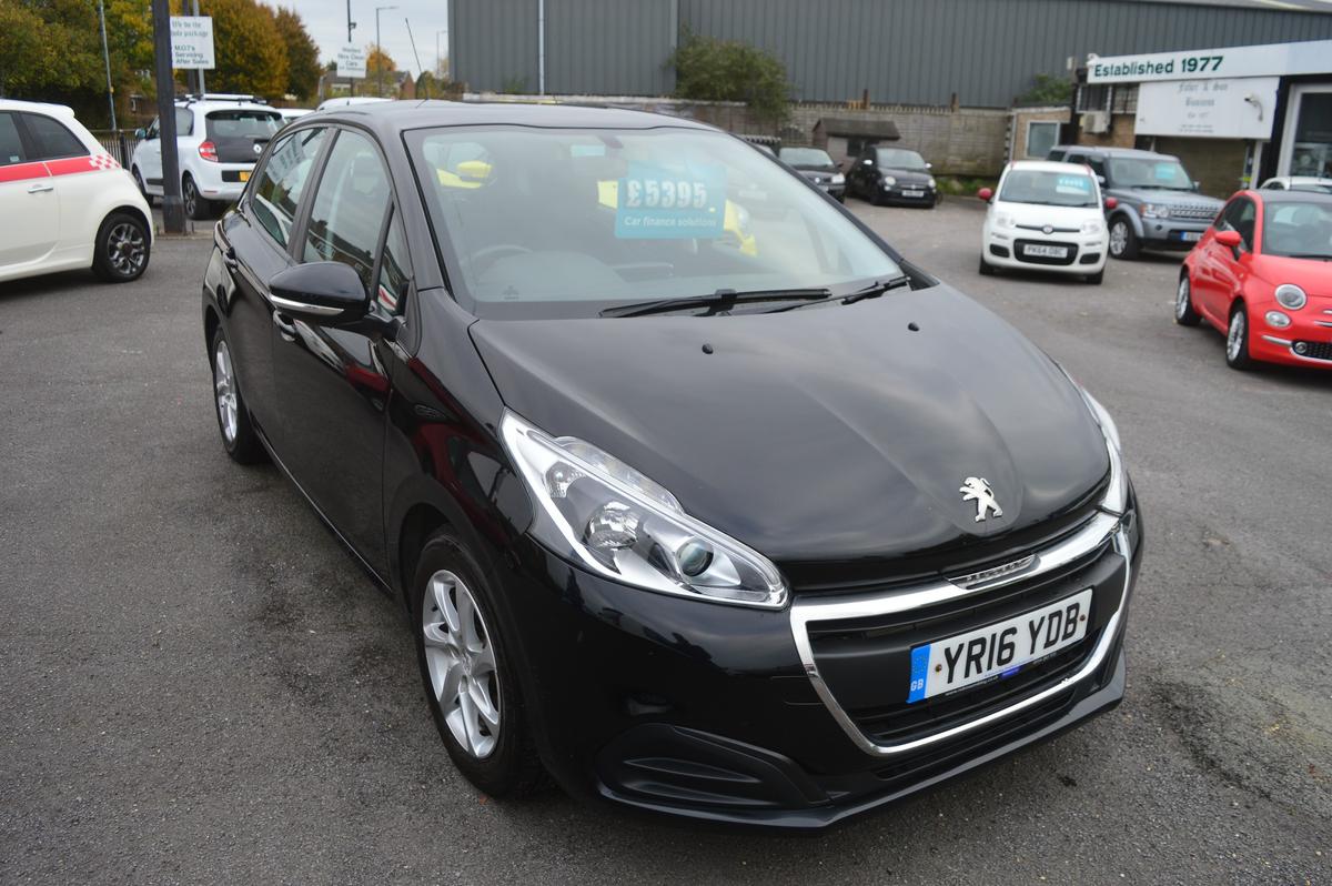Check out this Peugeot 208 2016 Petrol Manual