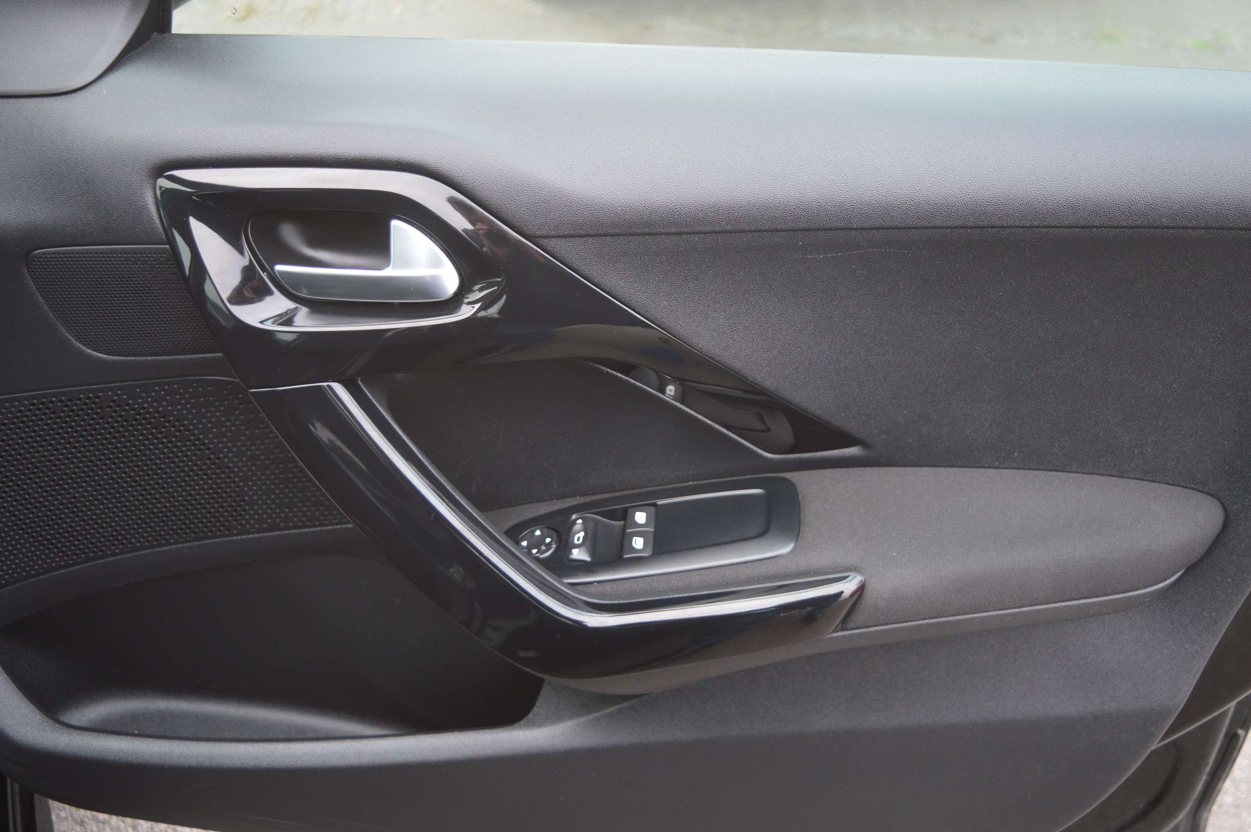 2016 PEUGEOT 208 2016 PEUGEOT 208