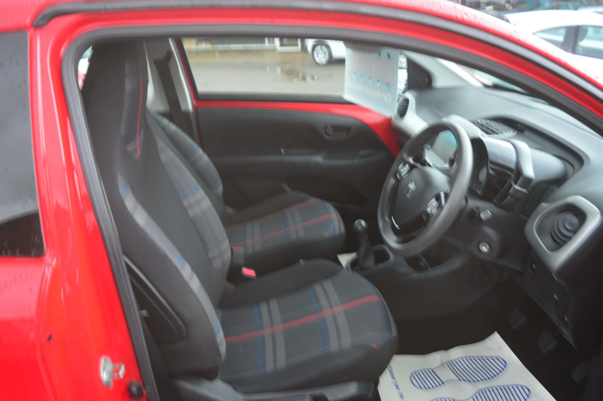 2015 PEUGEOT 108 2015 PEUGEOT 108